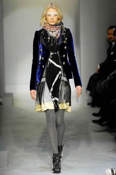 Look 4